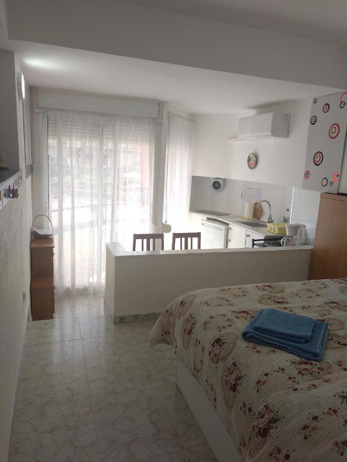 La Pineda Beach Studio Near Port Aventuraアパートメント エクステリア 写真